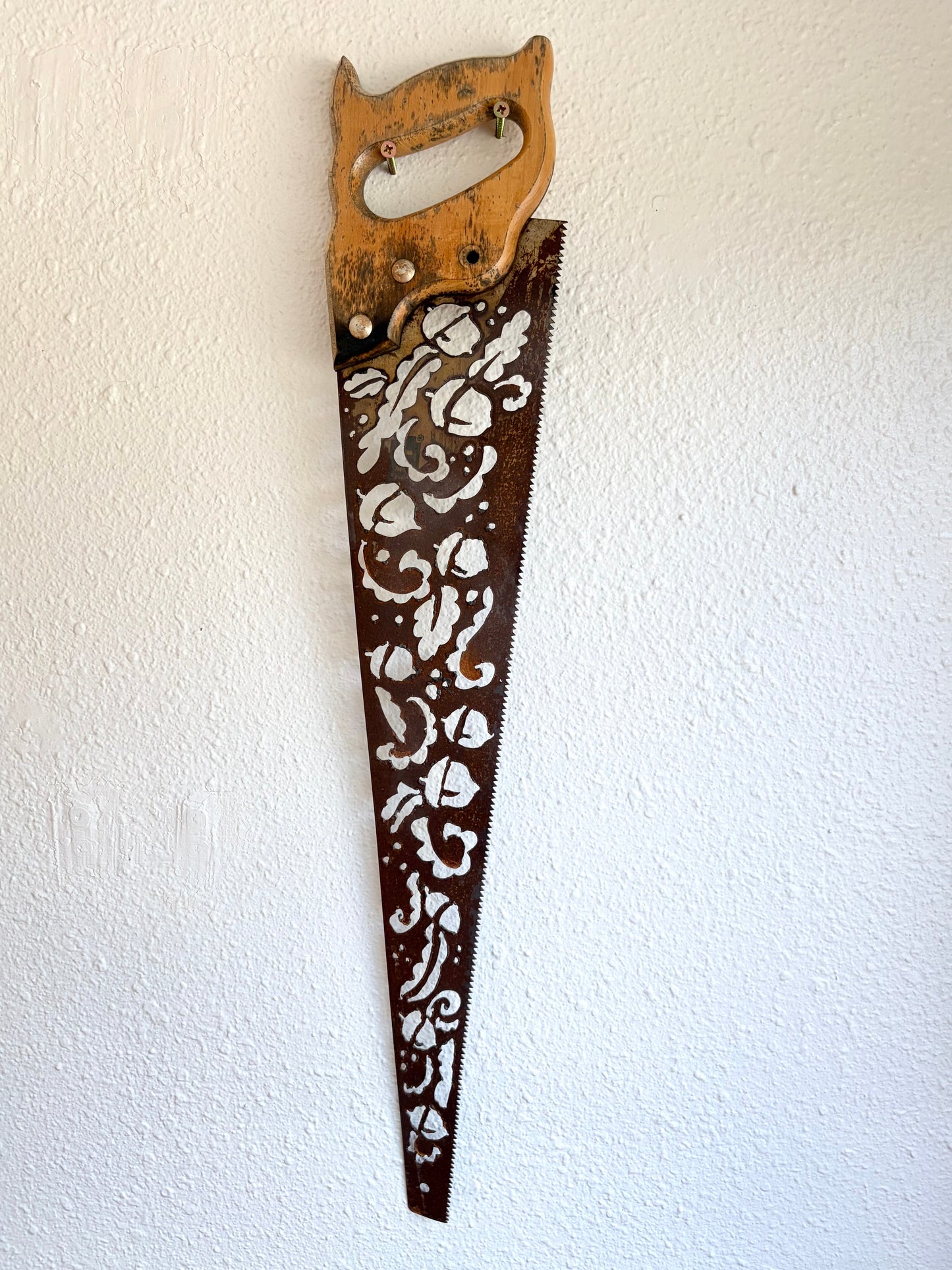 Vintage Saw - (Acorns)