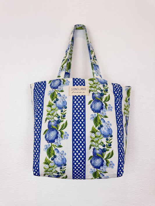 Fruit Trellis (1972) (Wedgewood Collection) (Schumacher)